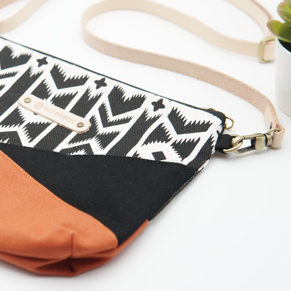 Alicia (medium) Sling Purse - Picture 3 of 11